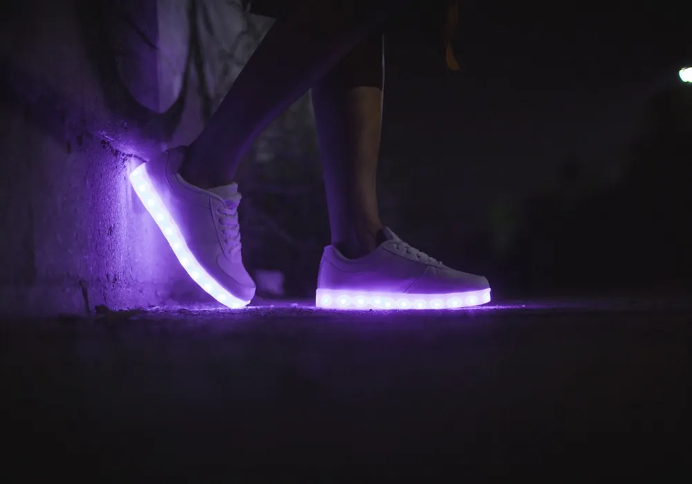 Кроссовки LED Glow — товар в корзине Tripscan